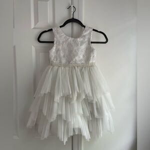Bonnie Jean Ivory Tiered Tulle Sleeveless A-Line Flower Girl Dress Size 6